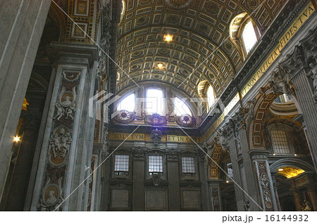 サンピエトロ大聖堂の内装 16144932