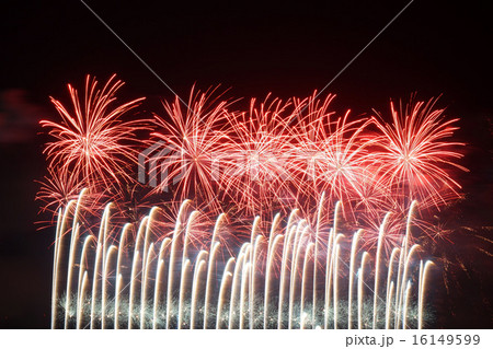 華やかな花火 華やかな花火 16149599