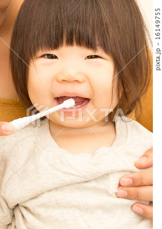 赤ちゃん　かわいい　ポーズ 16149755