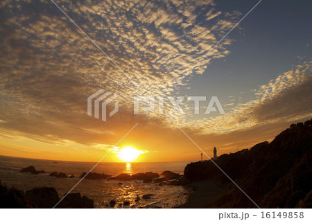 夕陽 と 海 16149858