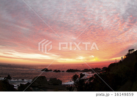 夕焼け と 海 夕焼け と 海 16149859