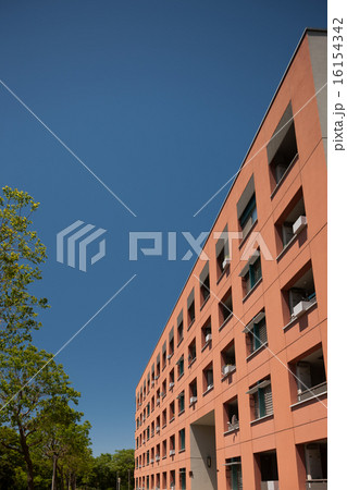 幕張の高層マンション街 16154342