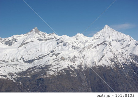 青空と雪山 16158103