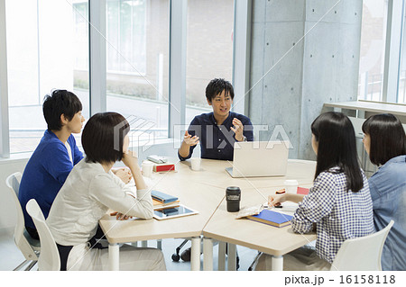 大学生 16158118