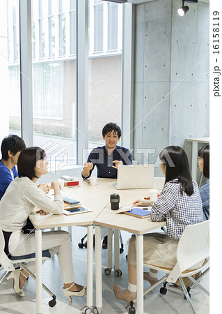 大学生 16158119