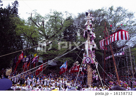 御柱祭　建御柱 16158732