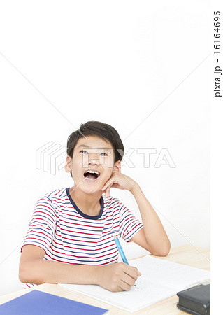 勉強する男の子 勉強する男の子 16164696