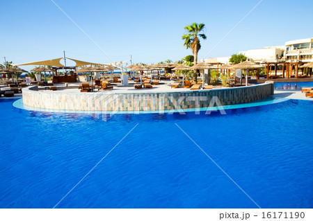 swimming pool 16171190