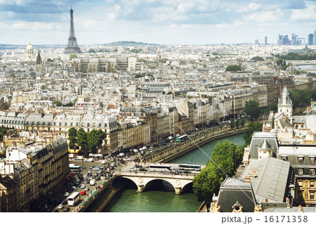 View on  Paris, France 16171358