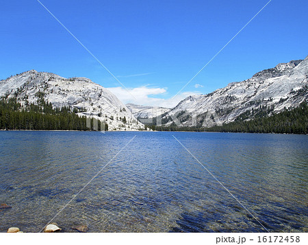 ヨセミテ国立公園の湖 16172458