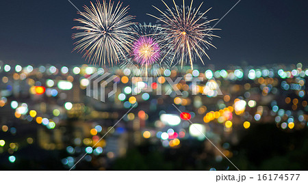 Multicolor fireworks with bangkok cityscape Blurred Photo bokeh Multicolor fireworks with bangkok cityscape Blurred Photo bokeh 16174577