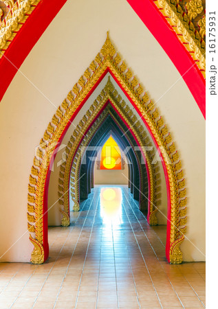 Passageway in the temple, Beautiful temple walkway Passageway in the temple, Beautiful temple walkway 16175931