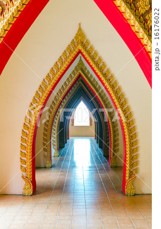 Passageway in the temple, Beautiful temple walkway Passageway in the temple, Beautiful temple walkway 16176022