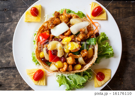 Tom Yum Goong, spicy soup with shrimp. 16176110