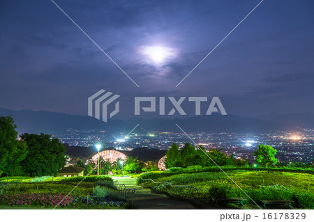 山梨県・新日本三大夜景【笛吹川フルーツ公園から望む夜景】 16178329