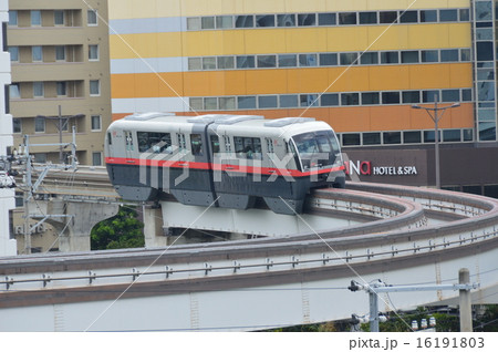 沖縄都市モノレール線「ゆいレール」(安里駅/沖縄県那覇市安里) 沖縄都市モノレール線「ゆいレール」(安里駅/沖縄県那覇市安里) 16191803