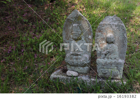 吉備路風土記の丘の路傍の石仏 16193382