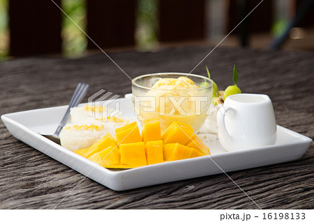 mango sticky rice The menu in the summer of tastes mango sticky rice The menu in the summer of tastes 16198133