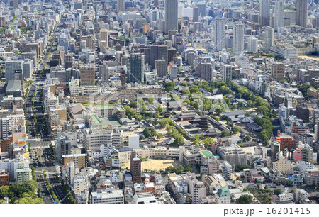 阿倍野ハルカス展望台から見た「四天王寺」と「谷町筋」 阿倍野ハルカス展望台から見た「四天王寺」と「谷町筋」 16201415