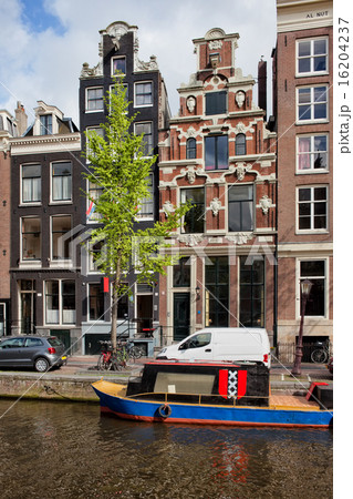 Traditional Canal Houses in Amsterdam Traditional Canal Houses in Amsterdam 16204237