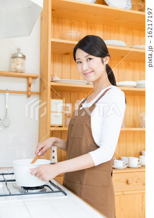女性 キッチンイメージ 女性 キッチンイメージ 16217197