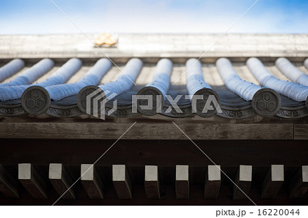日本の風景 櫛田神社 屋根瓦と梁 日本の風景 櫛田神社 屋根瓦と梁 16220044