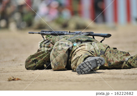 陸上自衛隊 駐屯地 一般開放 展示訓練 ほふく前進 16222682