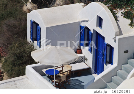 traditional house in Santorini, Greece traditional house in Santorini, Greece 16229295