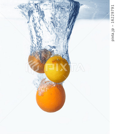 fruits in water 16229791