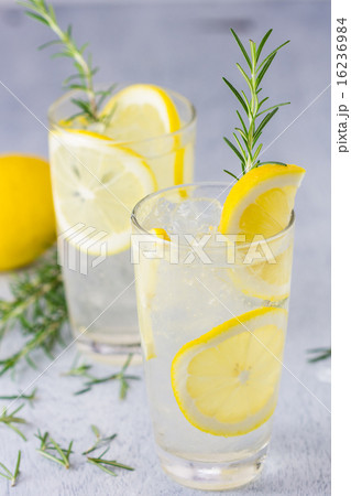 Lemonade with fresh lemon and rosemary 16236984