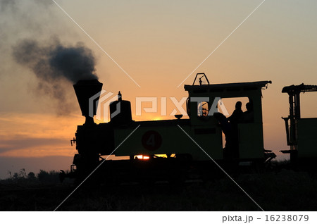 夕景のSL in インドネシア 夕景のSL in インドネシア 16238079