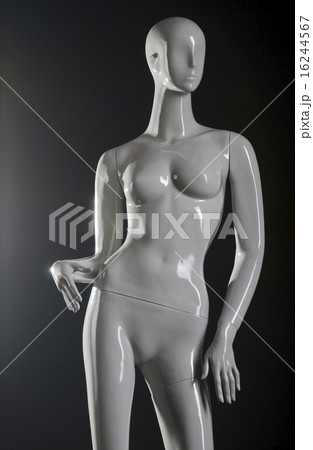 Female fashion mannequin 16244567