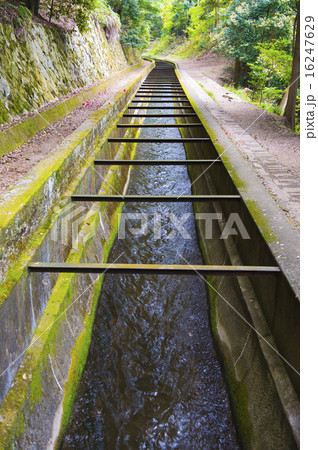 京都南禅寺の琵琶湖疏水 16247629