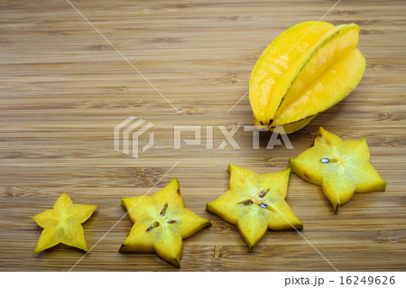 Carambola fruit or Star fruit (Averrhoa carambola) 16249626