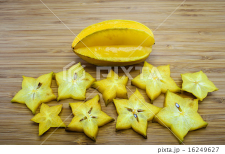 Carambola fruit or Star fruit (Averrhoa carambola) 16249627