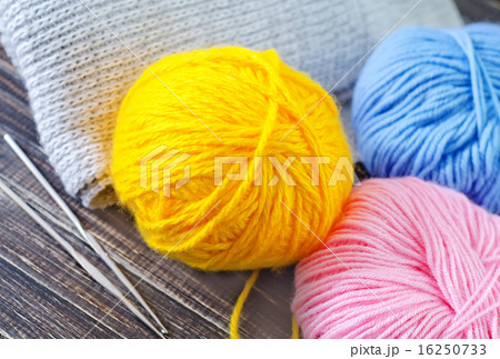 kniting 16250733
