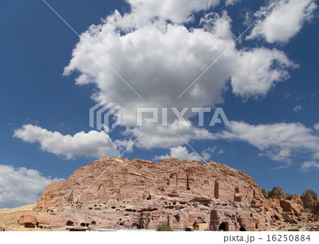 Petra, Jordan, Middle East Petra, Jordan, Middle East 16250884