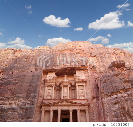Al Khazneh or The Treasury at Petra, Jordan 16251002