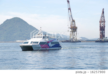 広島宇品港の高速船の景色 広島宇品港の高速船の景色 16257900