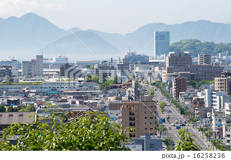 比治山から眺めた広島市南区の街並みの景色の写真素材