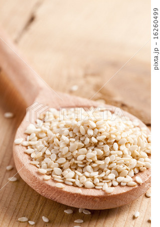 sesame seeds 16260499