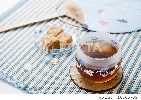 麦茶とわらびもち 16260795