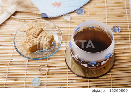 麦茶とわらびもち 16260800