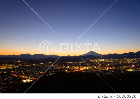 富士山と秦野の夜景 16260820