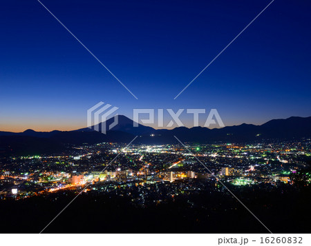 富士山と秦野の夜景 16260832