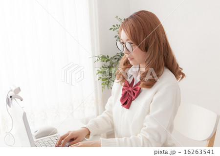 a portrait a portrait 16263541