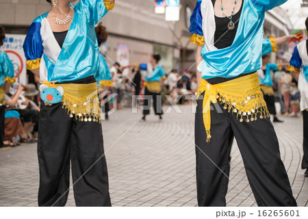 土佐の夏　よさこい祭りは楽しい　よさこい２０１４　本祭１日目　帯屋町アーケード 16265601