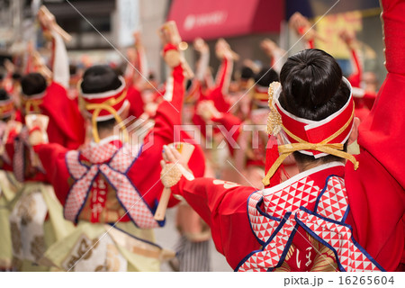 土佐の夏　よさこい祭りは楽しい　よさこい２０１４　本祭１日目　帯屋町アーケード 16265604