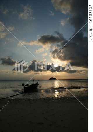 Sunrise at Lipe island, Thailand 16268107