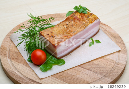 Raw bacon Raw bacon 16269229
